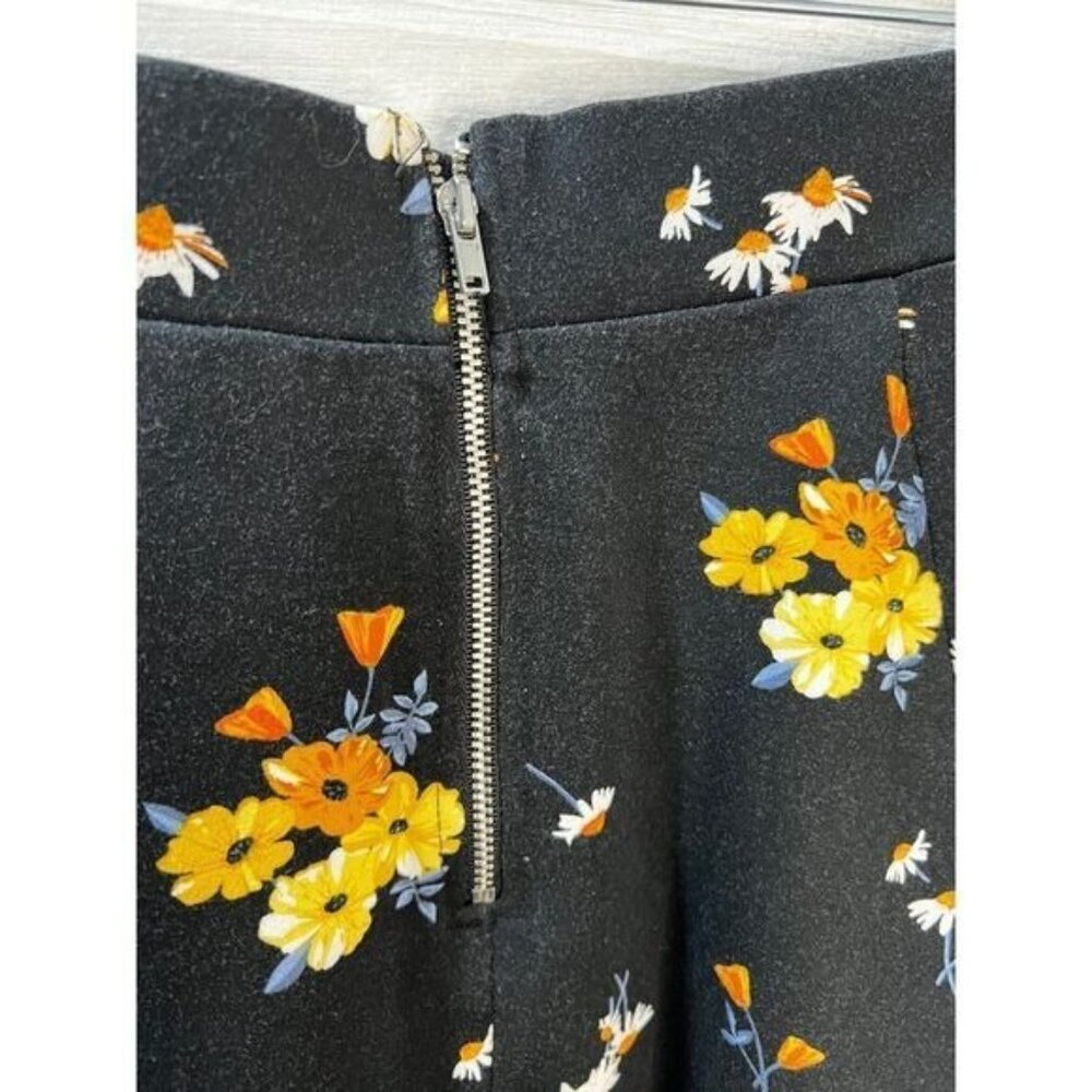 NWOT Womens Skater Skirt Black/Yellow Floral Medium‎ - Picture 6 of 6